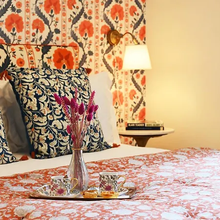 Πανσιόν Flores 105 3*