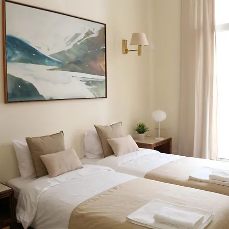 Πανσιόν Flores 105 3*