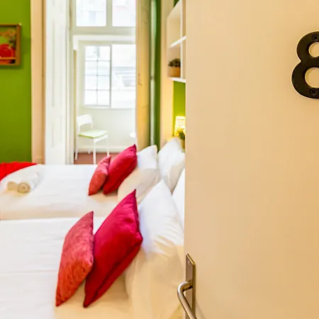 Πανσιόν Flores 105